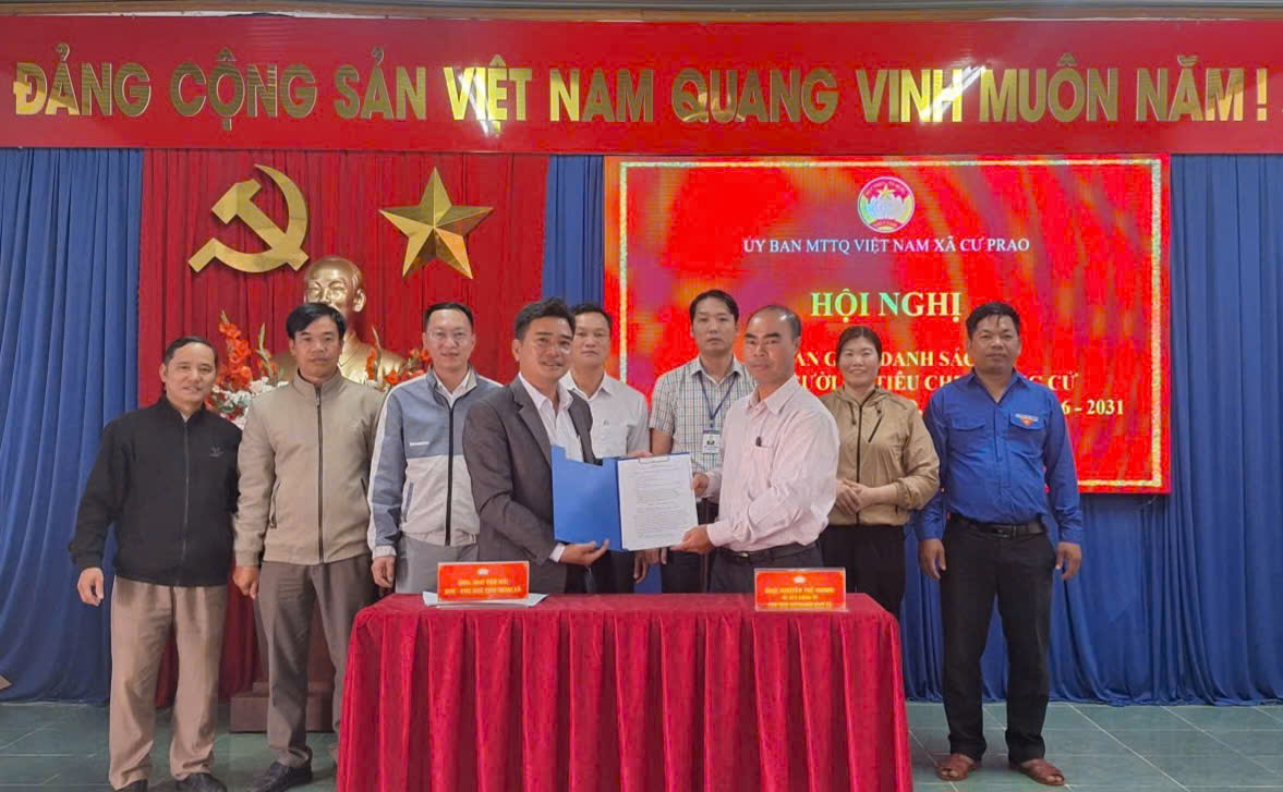 Ủy ban MTTQ Việt Nam xã Krông Nô bàn giao danh sách 32 người ứng cử đại biểu HĐND xã nhiệm kỳ 2026 – 2031