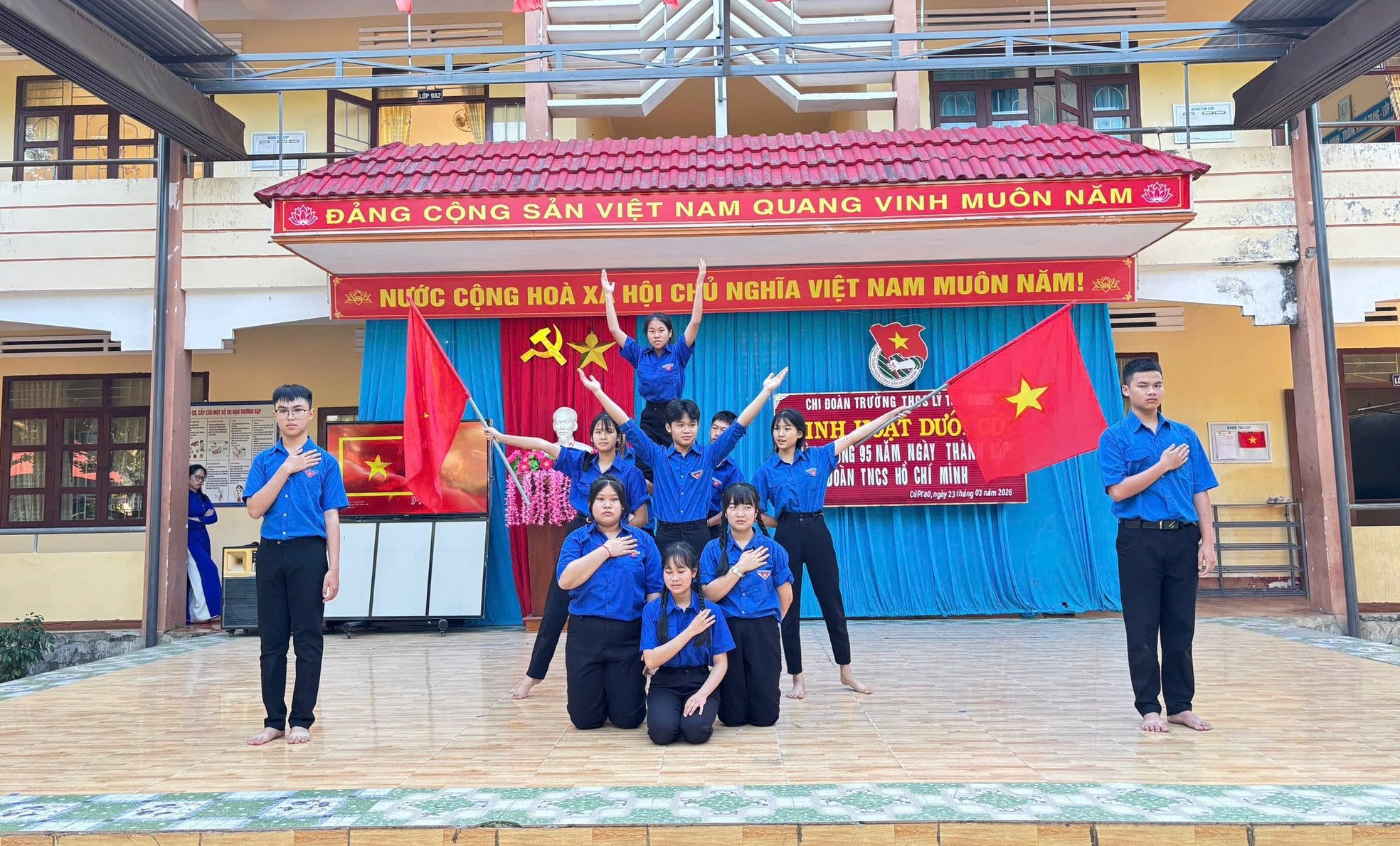 Xã Krông Nô tổ chức Ngày hội “Thiếu nhi vui khỏe – Tiến bước lên Đoàn” năm học 2025 – 2026