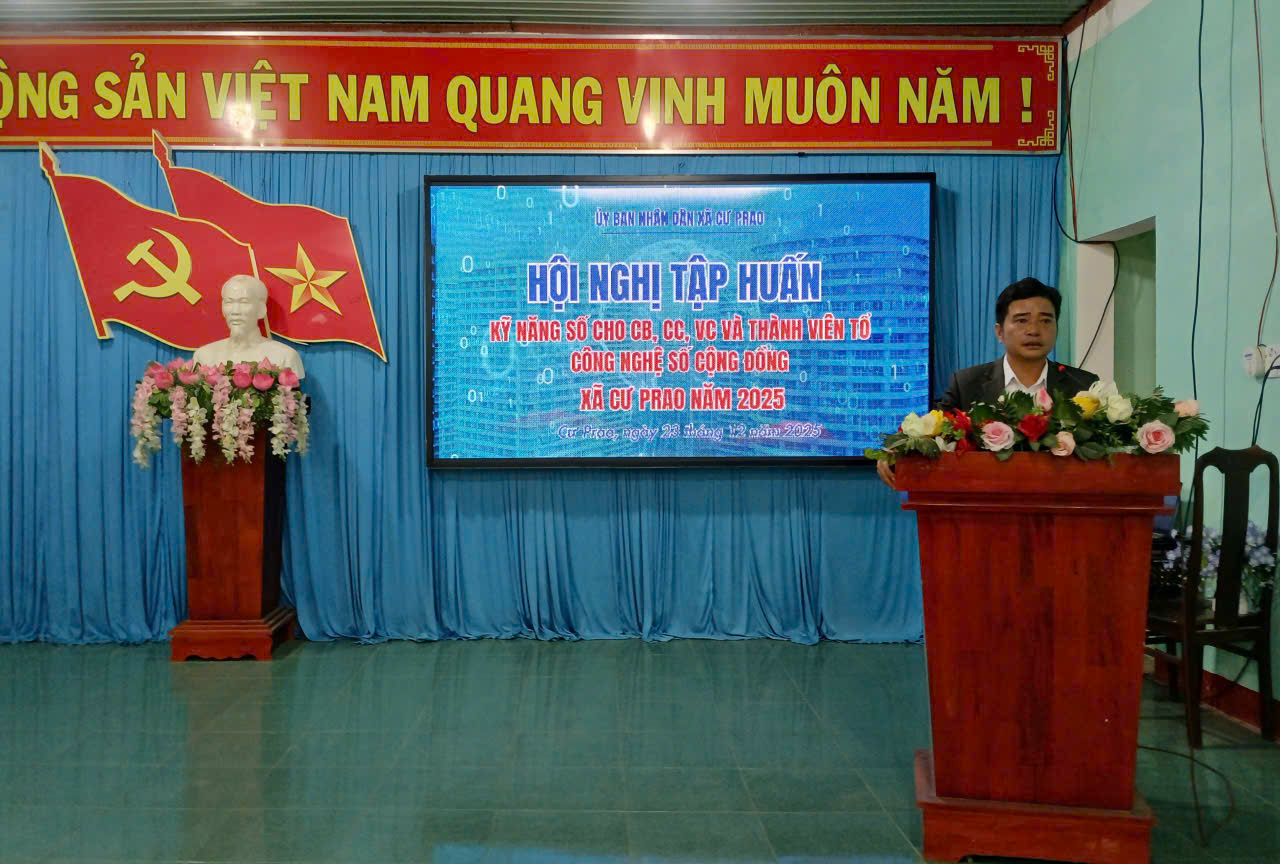 Xã Krông Nô tổ chức tập huấn kỹ năng số cho cán bộ, công chức, viên chức và Tổ Công nghệ số cộng đồng