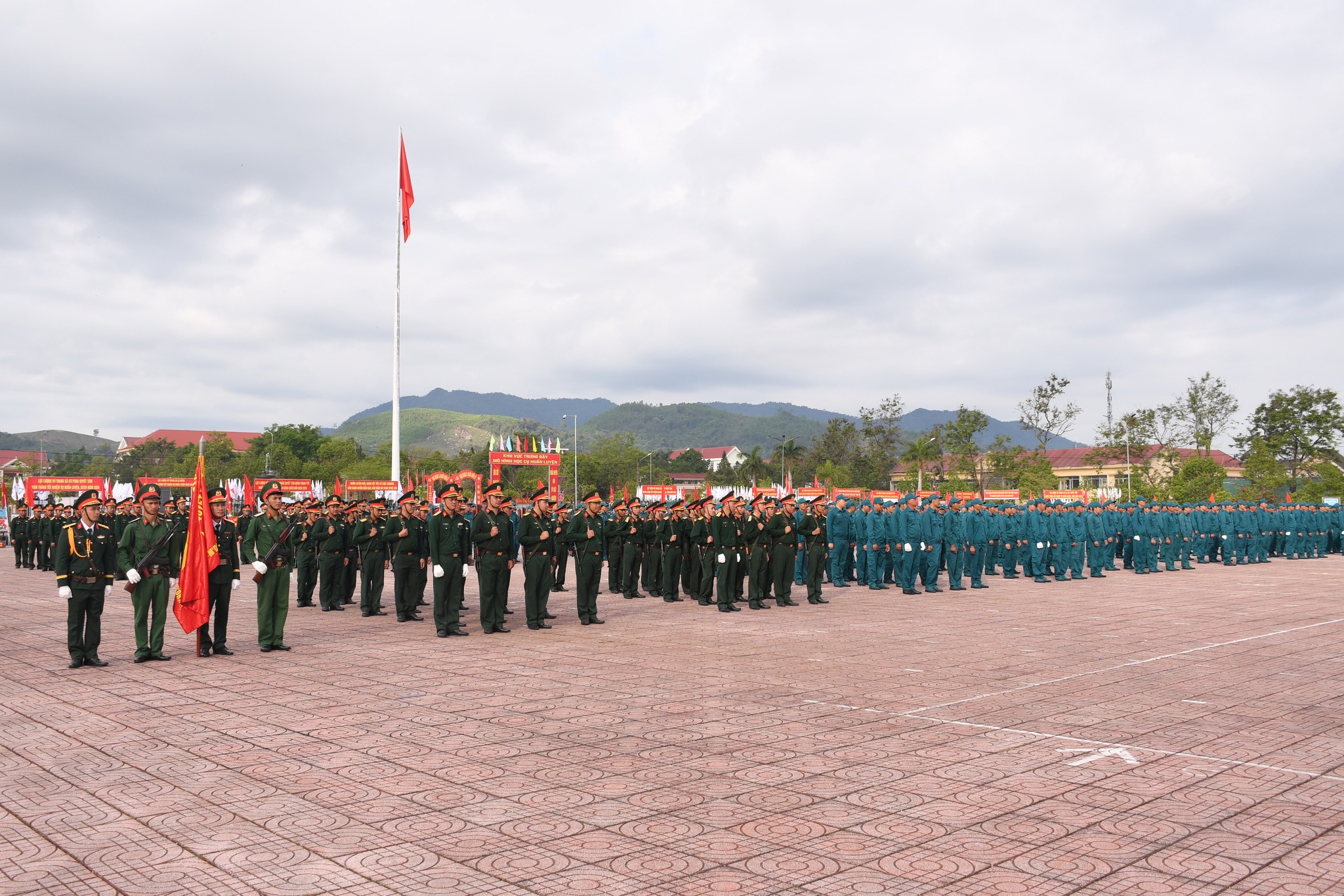 Xã Krông Nô tham gia Lễ ra quân huấn luyện năm 2026, quyết tâm nâng cao chất lượng sẵn sàng chiến đấu