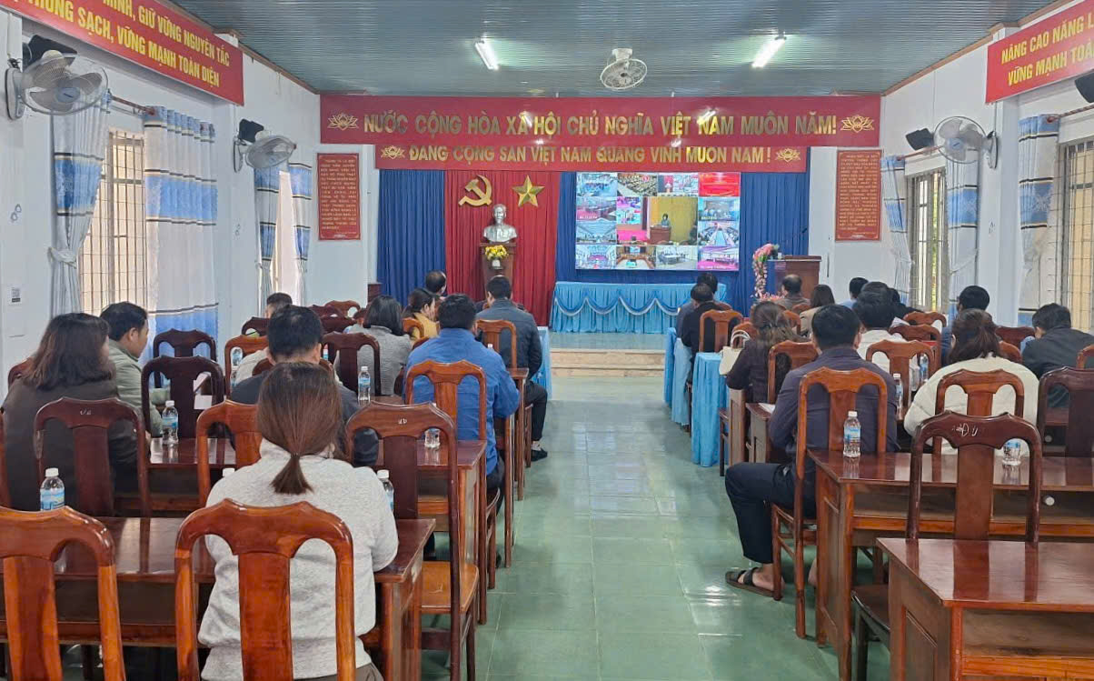 Xã Krông Nô tổ chức kết nối Hội nghị báo cáo viên Trung ương tháng 1/2026